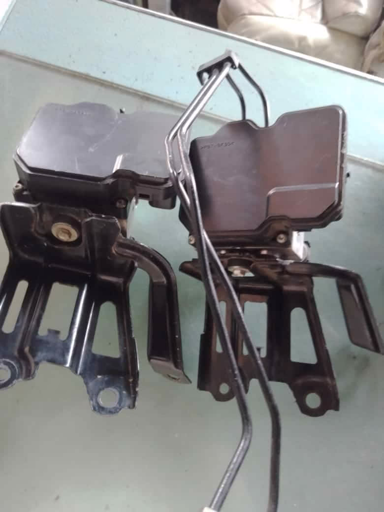 Toyota Genuine Corolla fielder ABS brakes actuator - Image 3