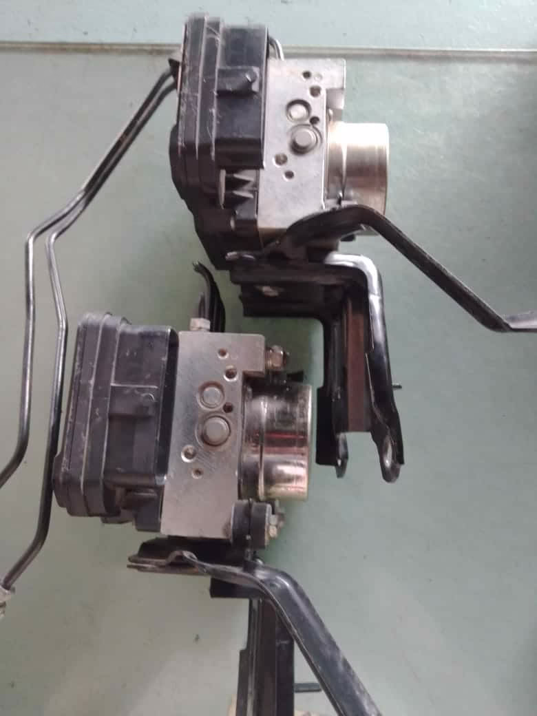 Toyota Genuine Corolla fielder ABS brakes actuator - Image 4